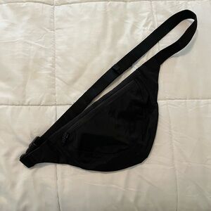 Baggu- Crescent Fanny Pack